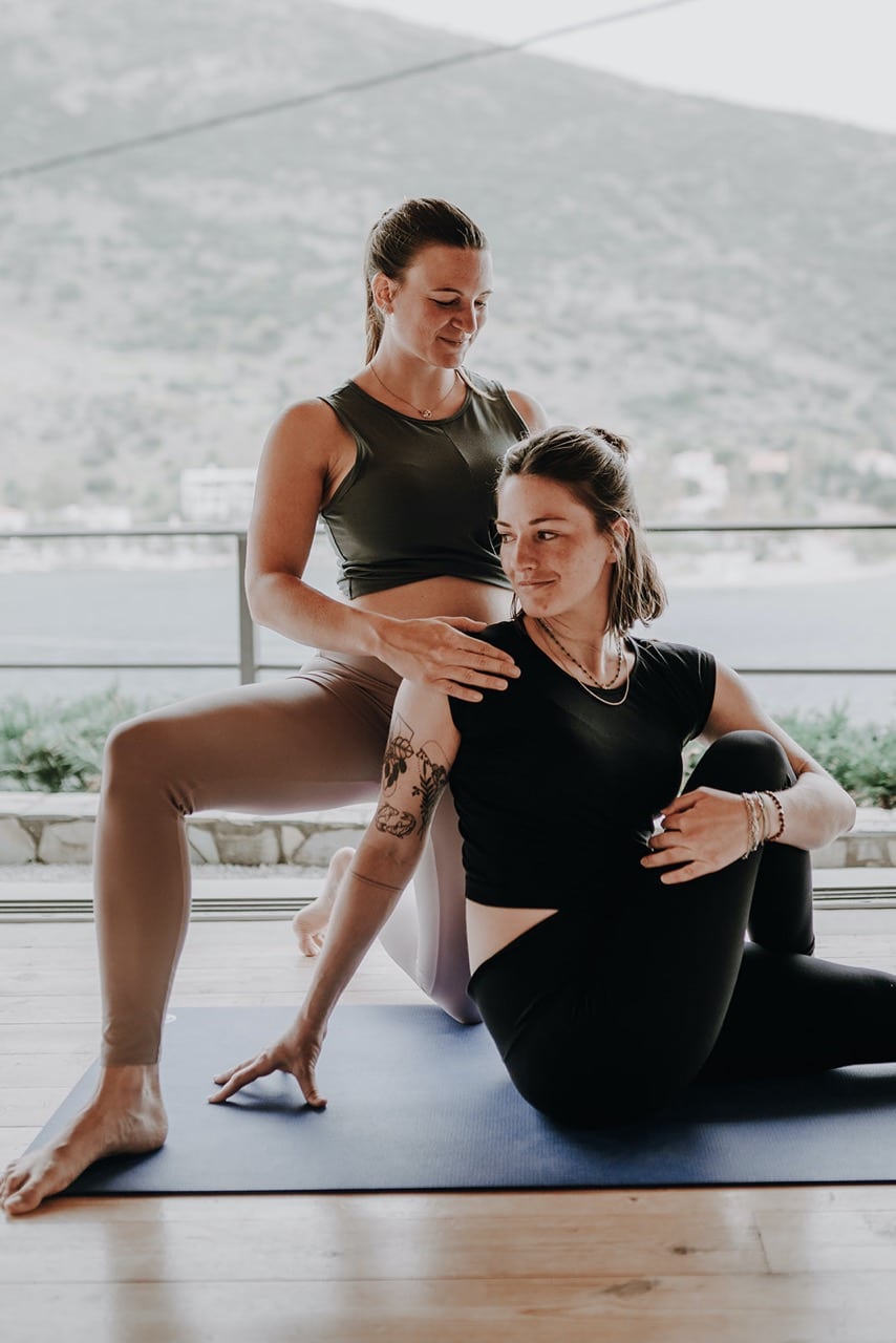 Yoga Lehrerin werden Vinyasa und Yin Yoga